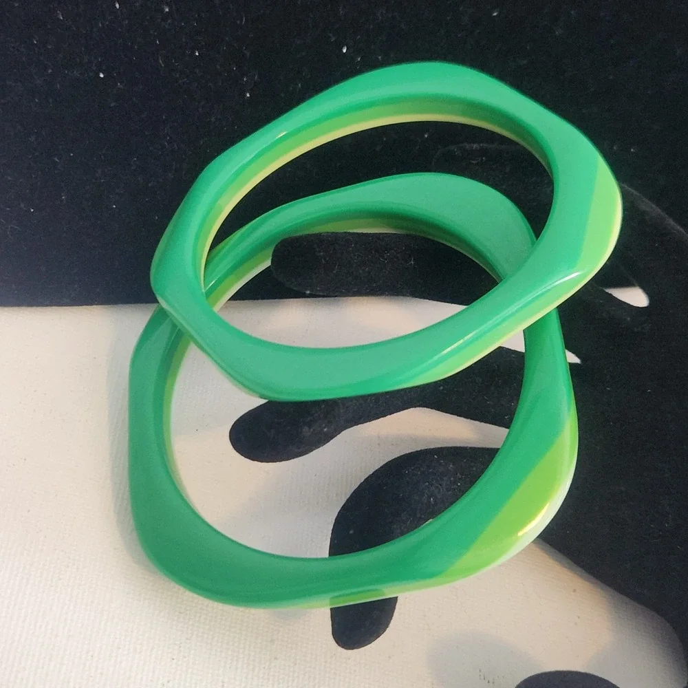 Green Resin acrylic Bangle Bracelet Set 4pc Round Wavy Scalloped Stackable Retro - Picture 6 of 14